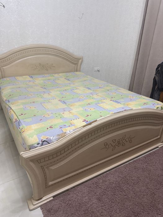 Продам ліжко з матрасом