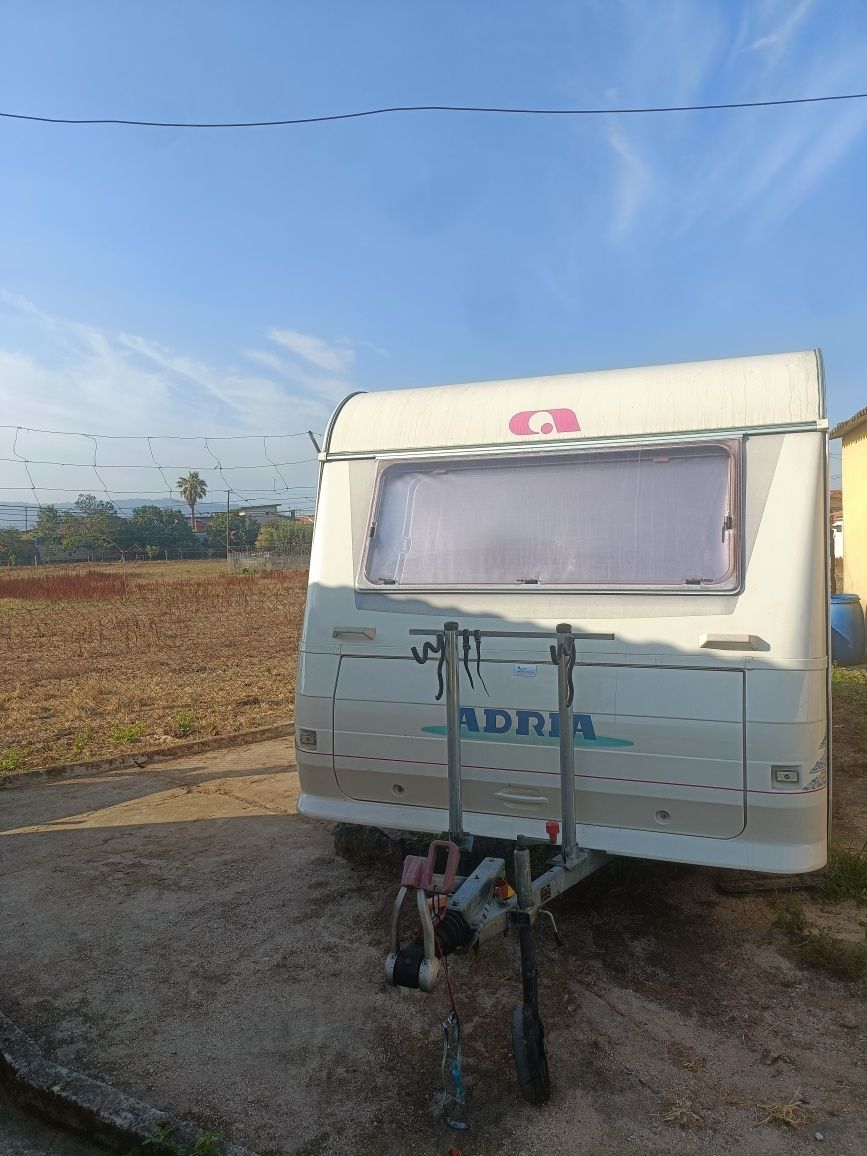 Vendo caravana Adria unica 431 DD
