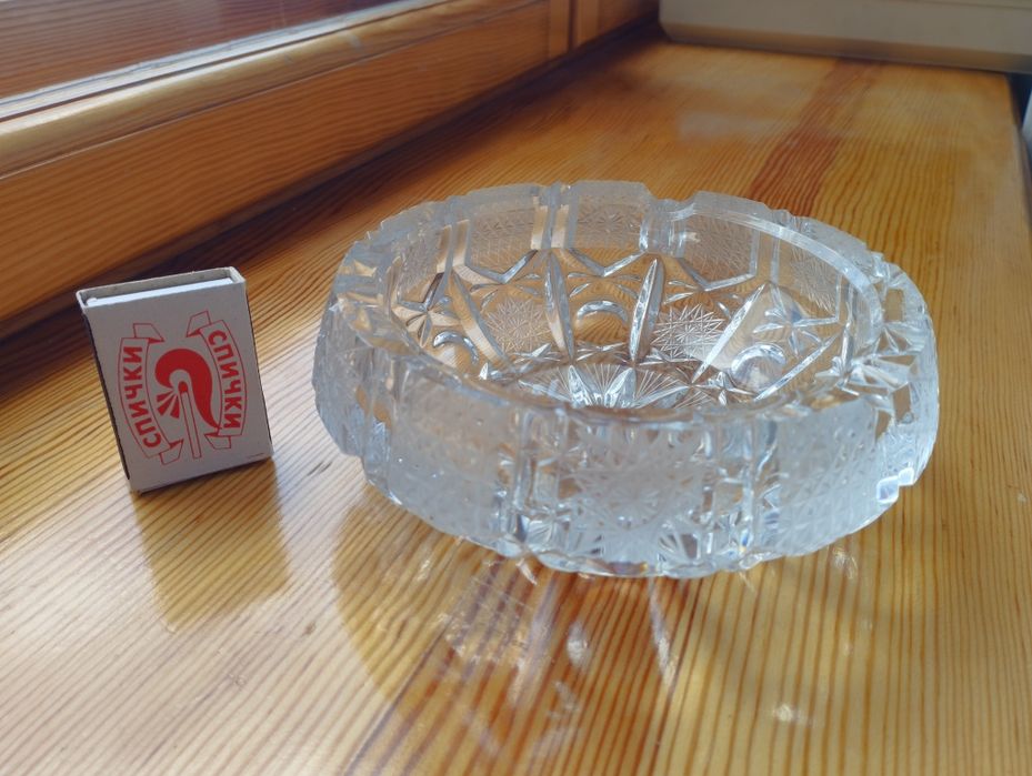 Пепельница хрустальная миска тарелка разные