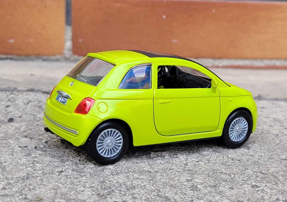 Kolekcja modeli Fiat 500 Unikat 1:34 piękny Zielony kolor 11 cm
