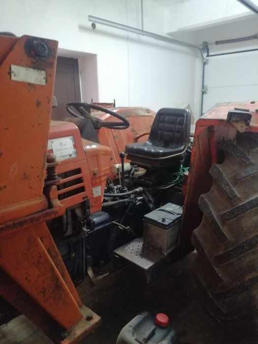 Vende-se. Tractor agrícola