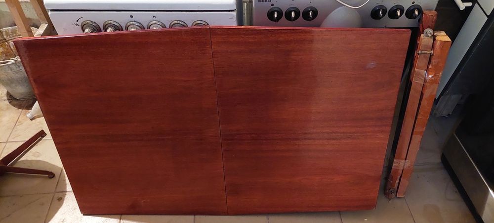 Стіл, стол хороший полированный