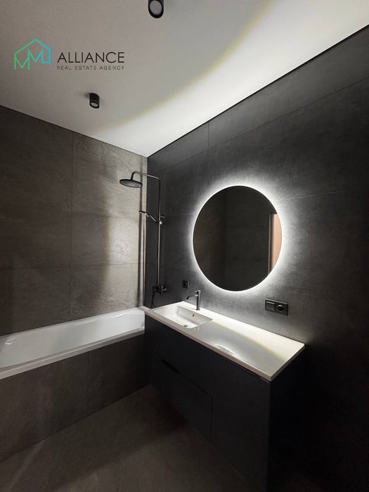 Продам в Центре 3 ком.кв.на Сергея Подольского