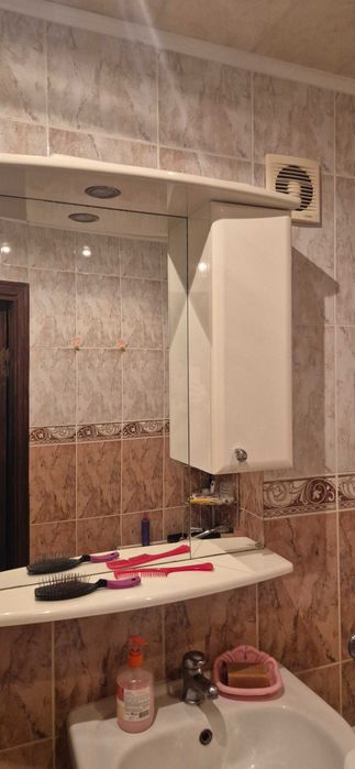 Продам однокімнатну квартиру у центрі  міста Шептицький