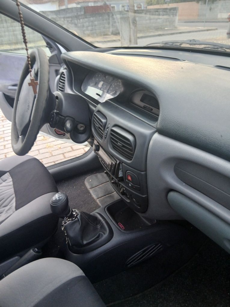 Vendo renault megane 1.4