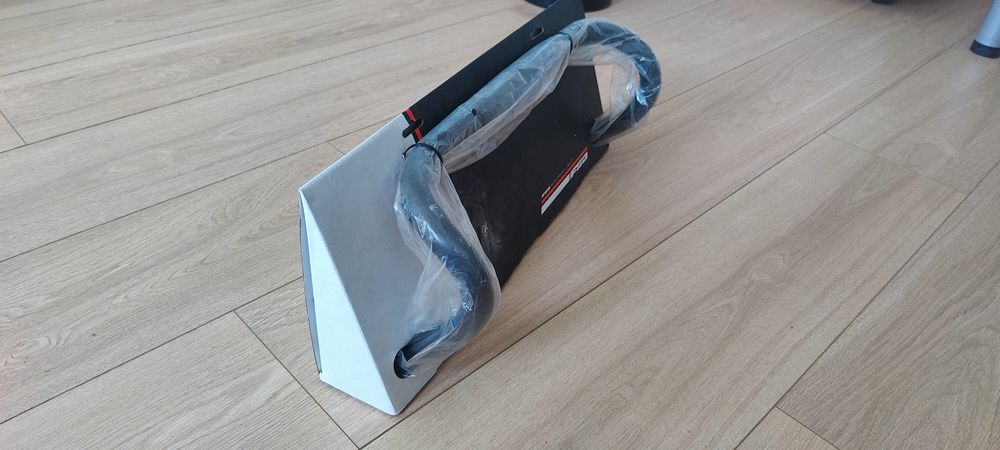 Kierownica FSA karbon nowa.