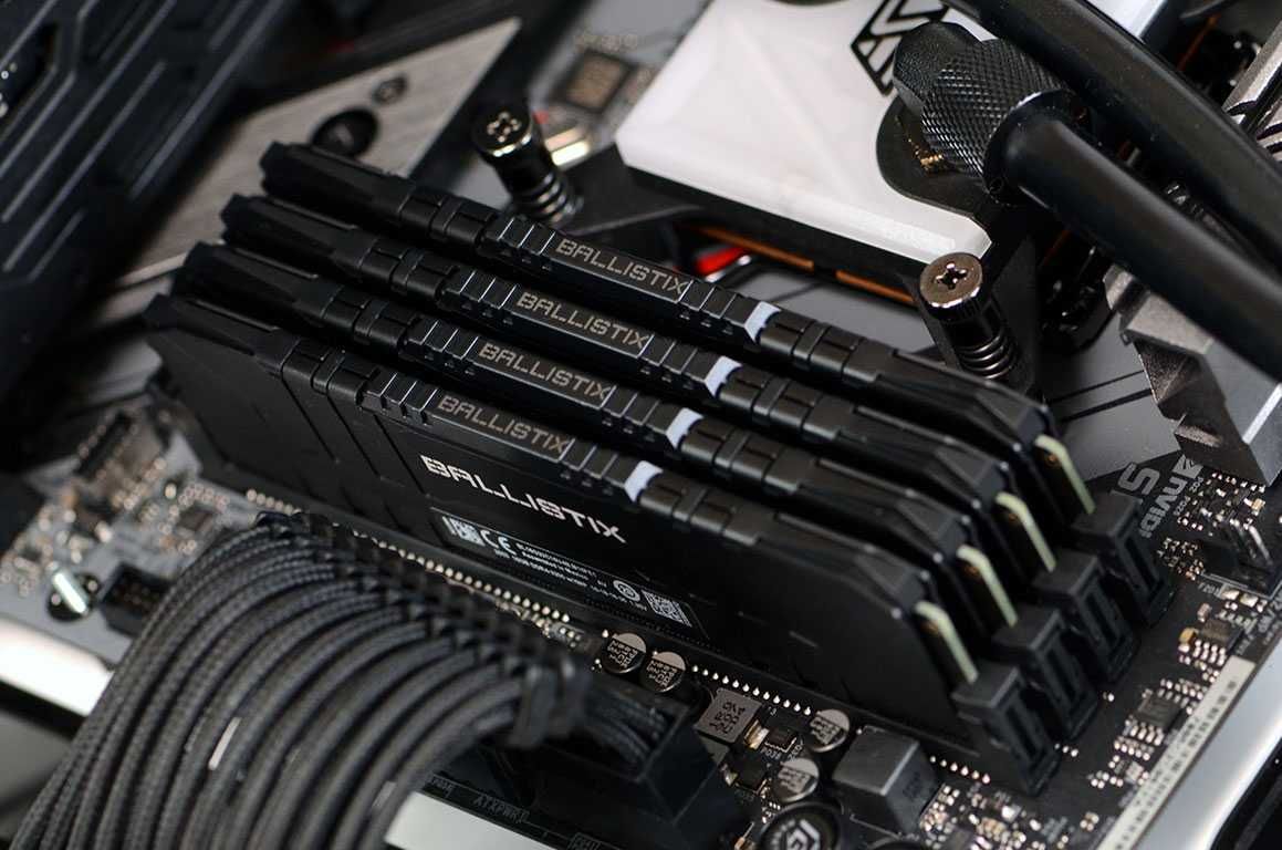 Комплект памяти Crucial Ballistix 3200 MHz DDR4 32GB (16GBx2) CL16