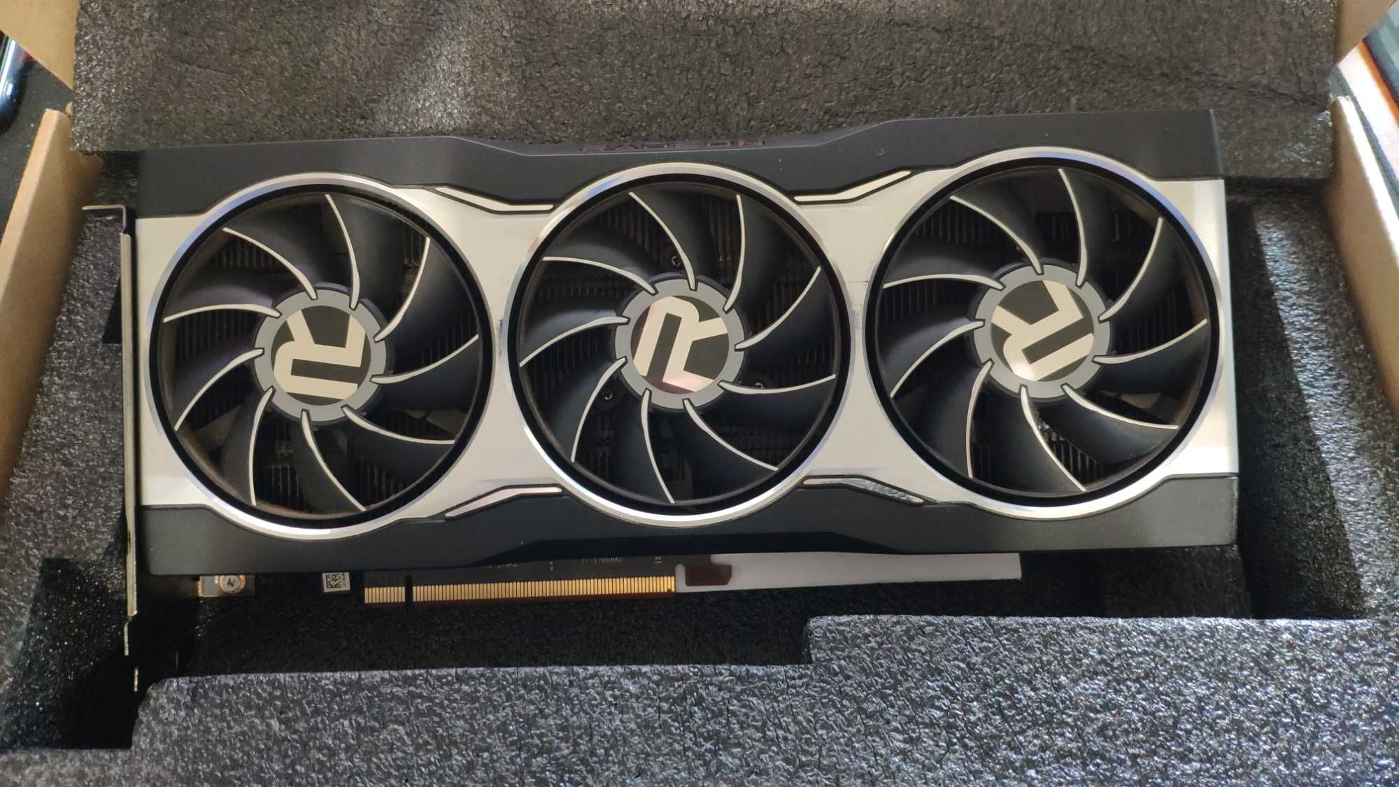 Sapphire RX6800 16GB (Não dá imagem)