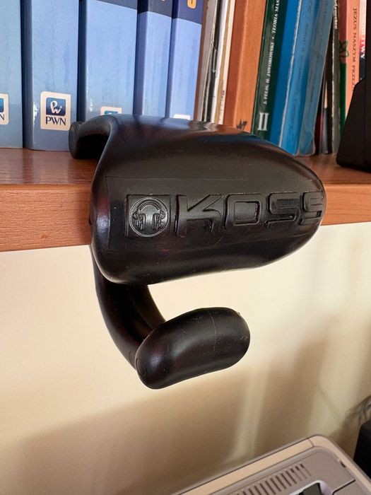 Uchwyt na słuchawki Koss do powieszenia na półke 2 cm