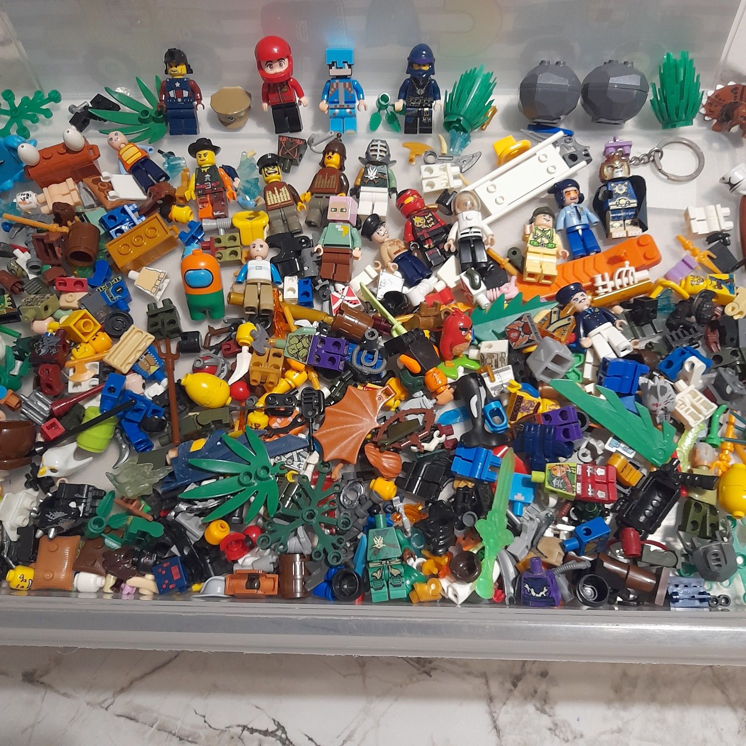 Lego на вагу, 4,2 кг. Ціна 1176 грн.