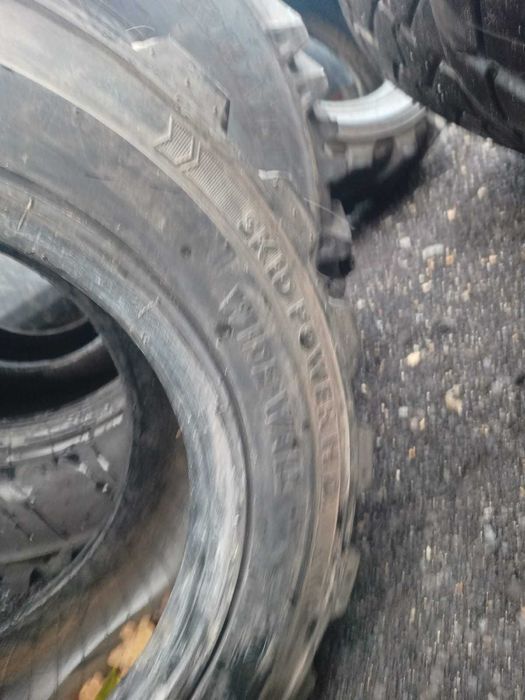 Opona przemysłowa 27x10.50-15 BKT ładowarka Cat Bobcat Gehl Mustang