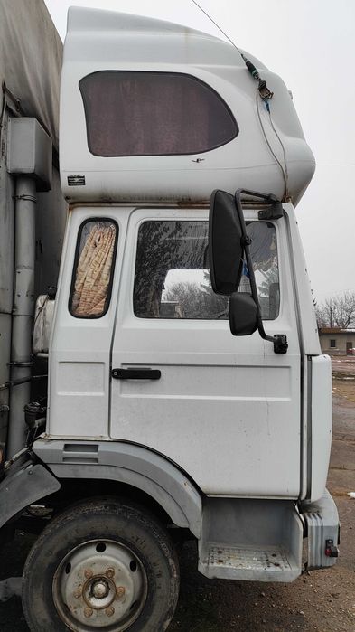 Кабіна Renault Midliner Рено Мідлаінер