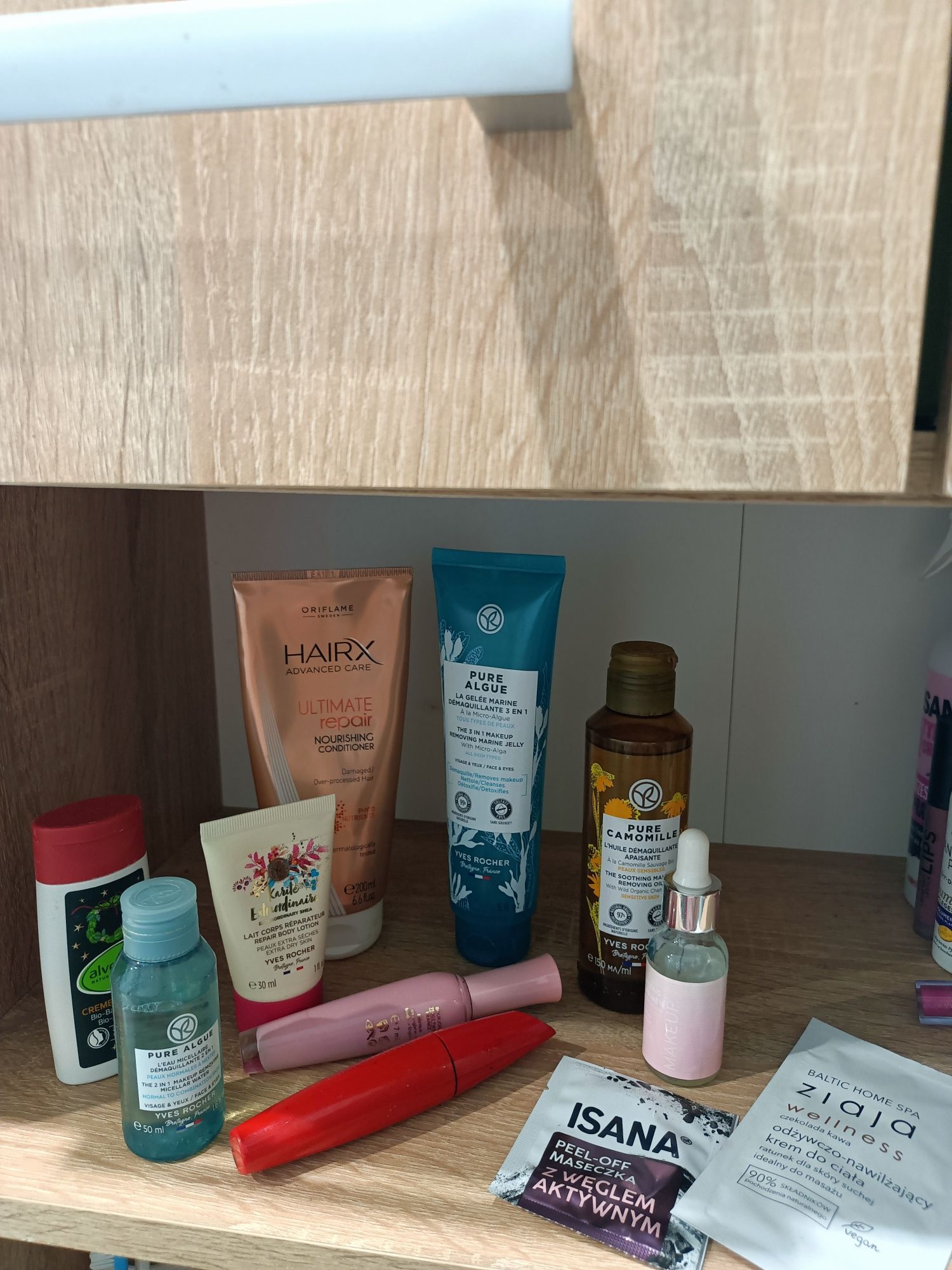 Zestaw kosmetyków 28 szt. Ziaja, Yves Rocher, Bourjois, Isana, Eveline