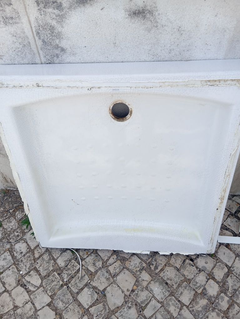 Vendo base de duche em cerâmica ou sanita ou bidé conforme as fo