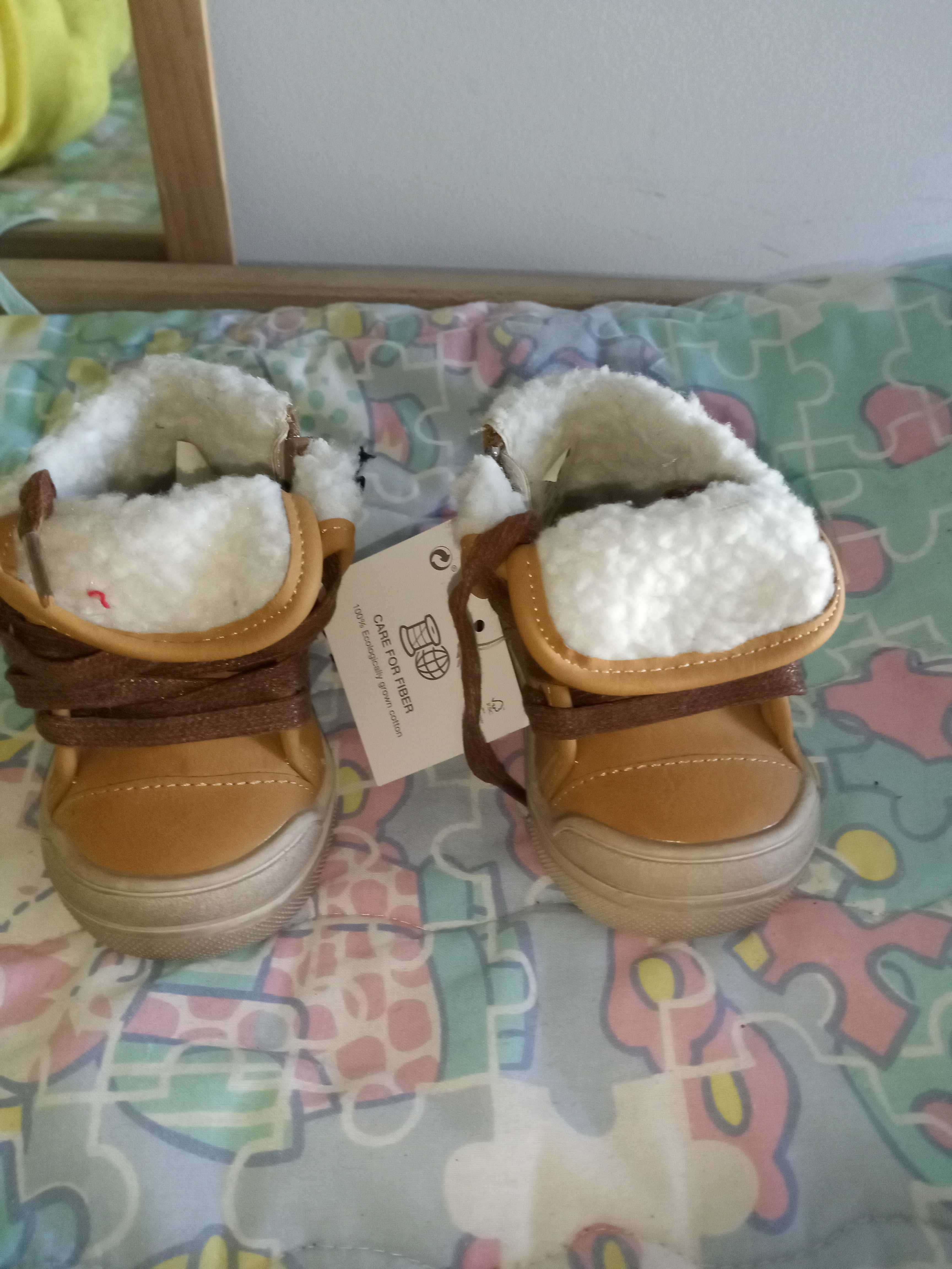 Botas de bebê novas 19