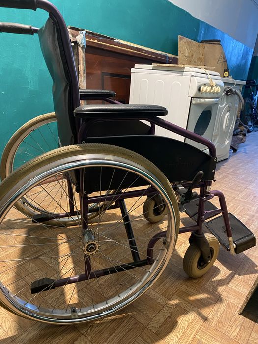 Инвалидная коляска в хорошем состоянии