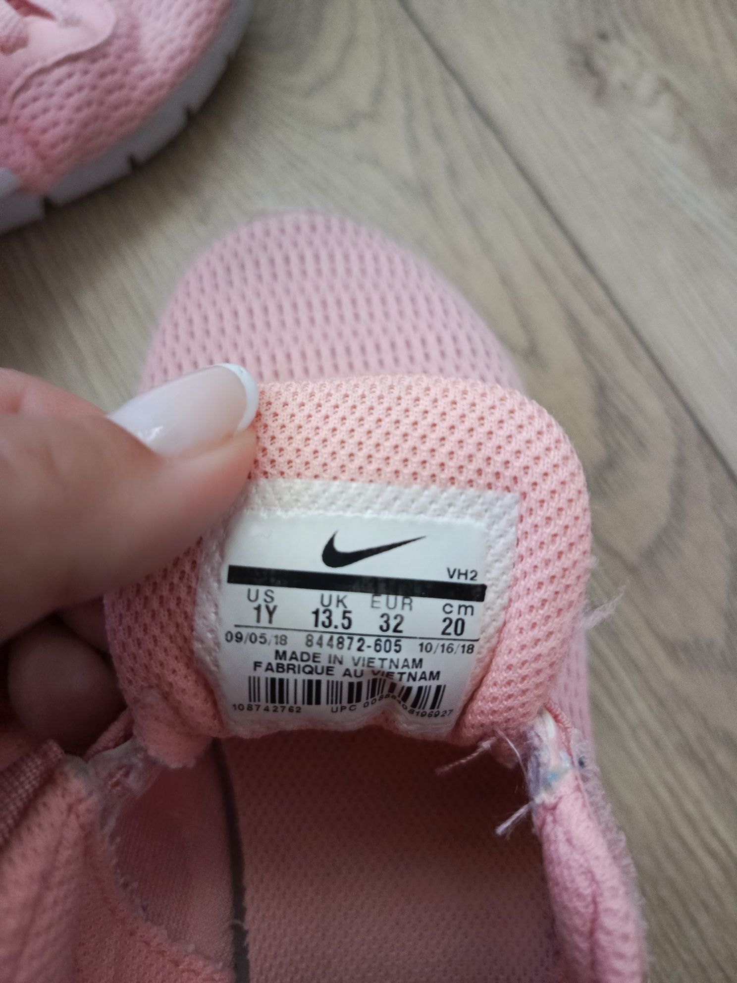 Nike lekkie rozmiar 32, dł. wkładki 20 cm