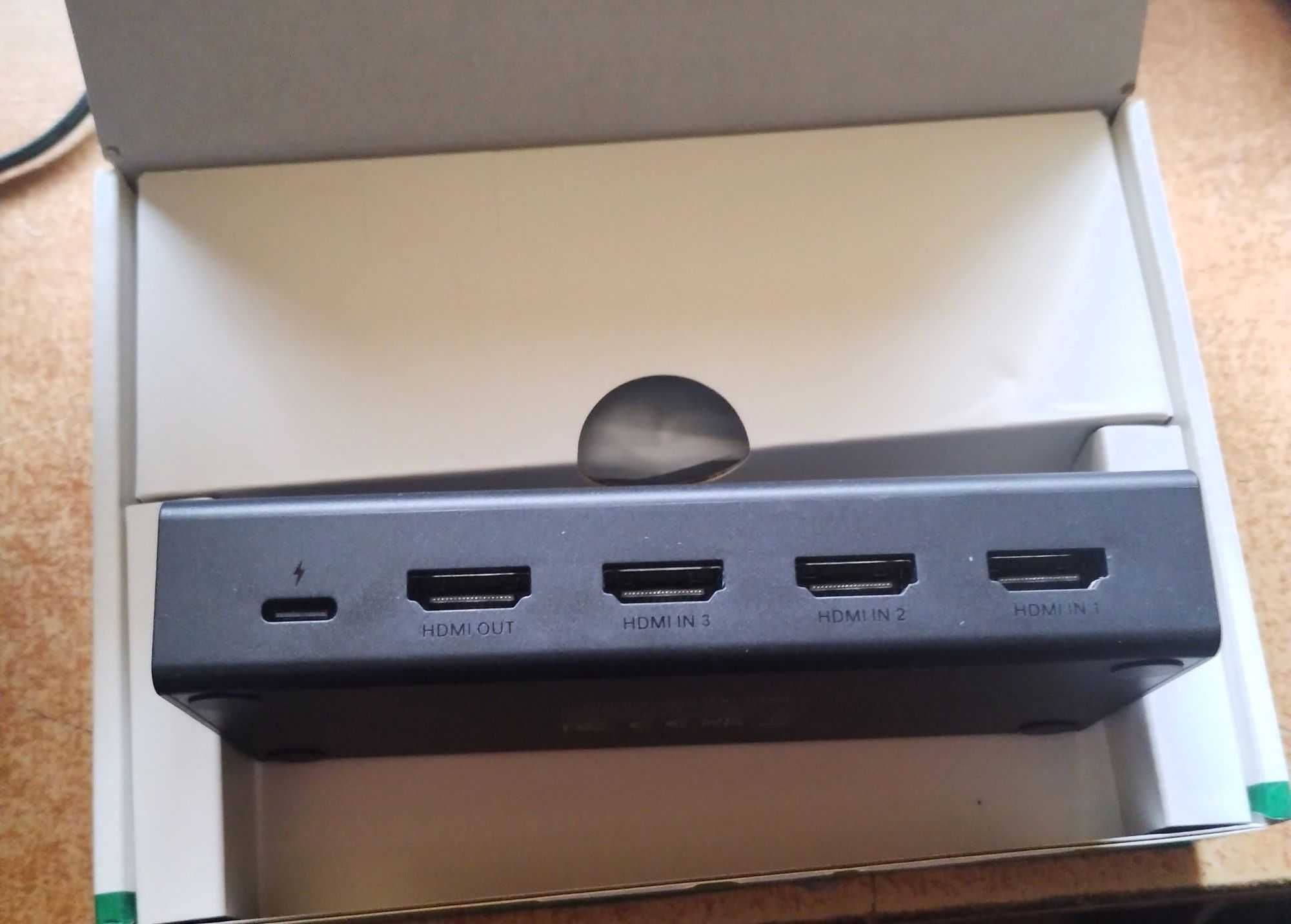 Ugreen CM598 (15376) 4k 60Hz 3 wejścia 1 wyjście HDMI Splitter