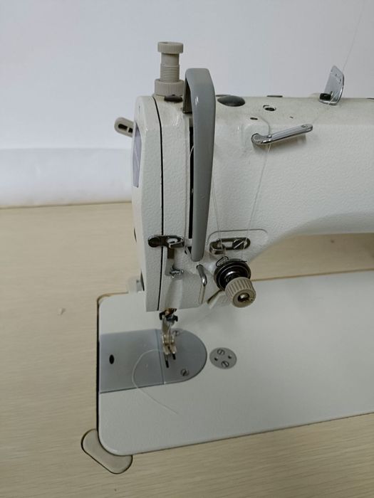 Промислова швейна машинка Minerva M8700D