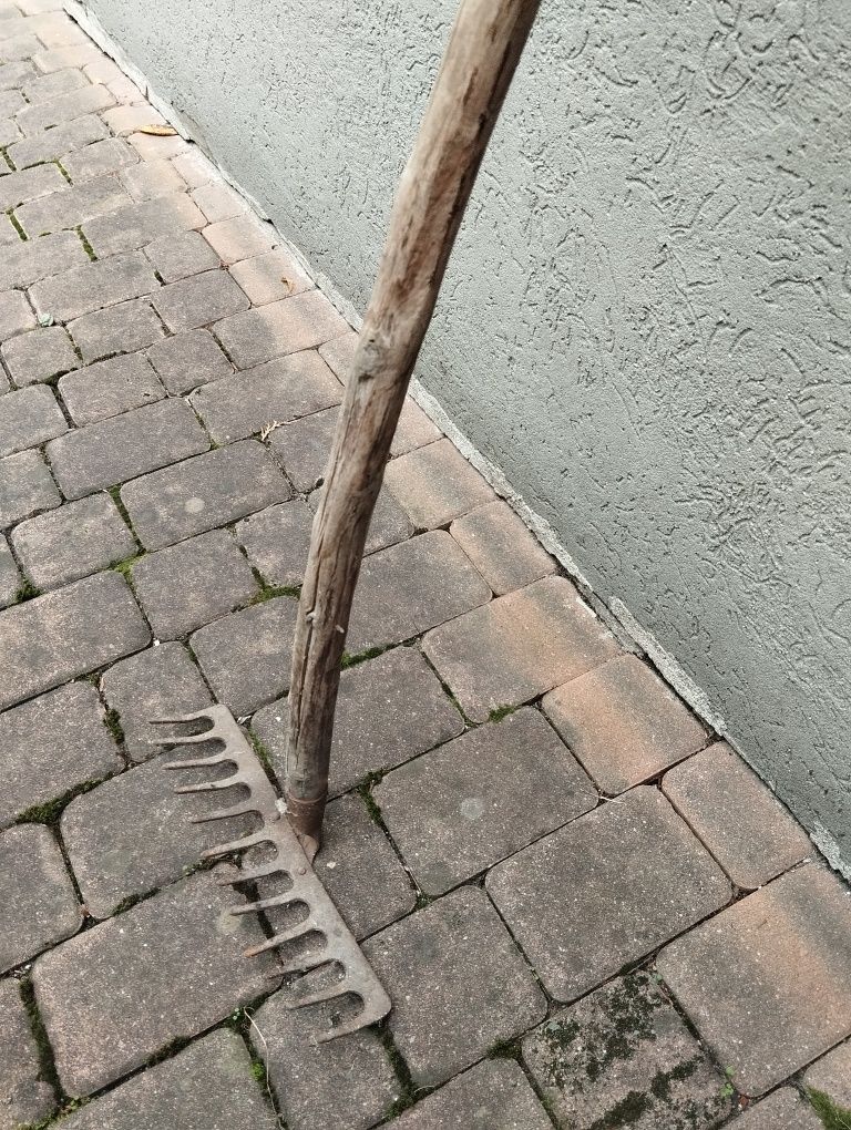 Grabie metalowe vintage z PRL, zabytek