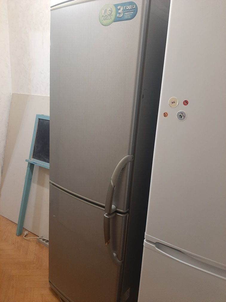 Холодильник LG металик