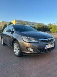 Opel Astra J 2011 r