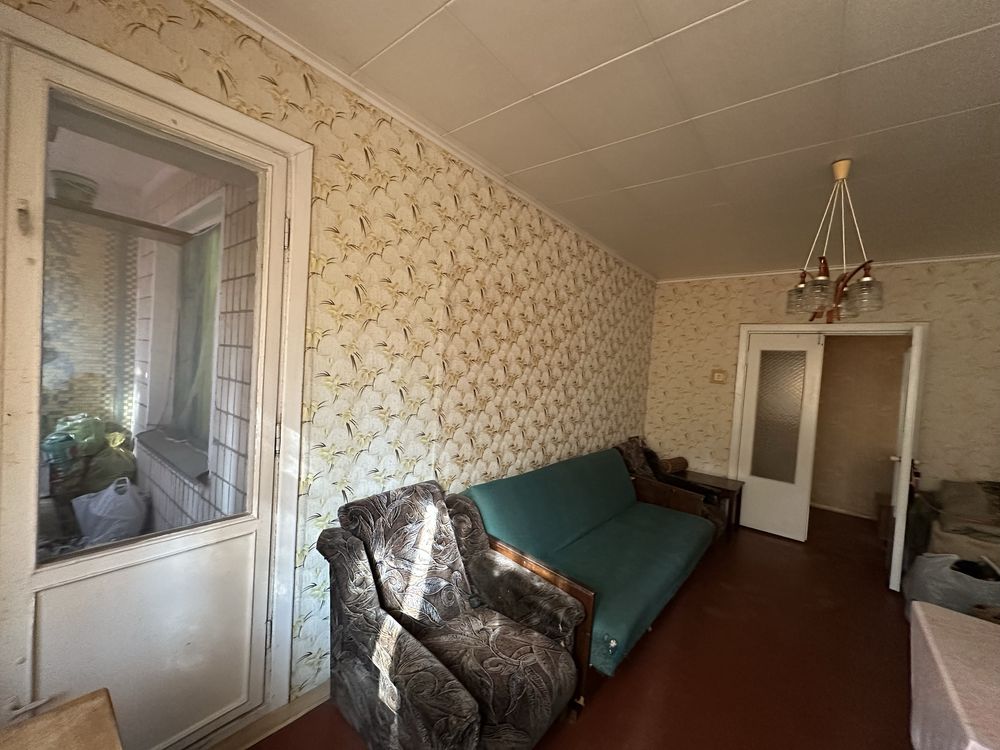 Продам 3к кв м-н Солнечный 13(возле АТБ)