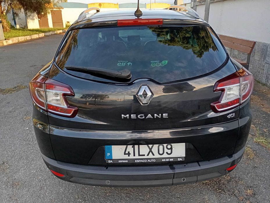 Megane 2011 venda por motivo de viajem