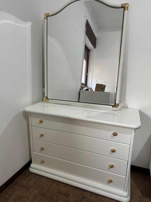 Penteadeira e TV TCL de 32’