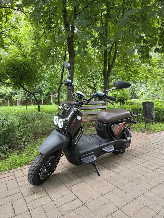 Електроскутер в Оренду