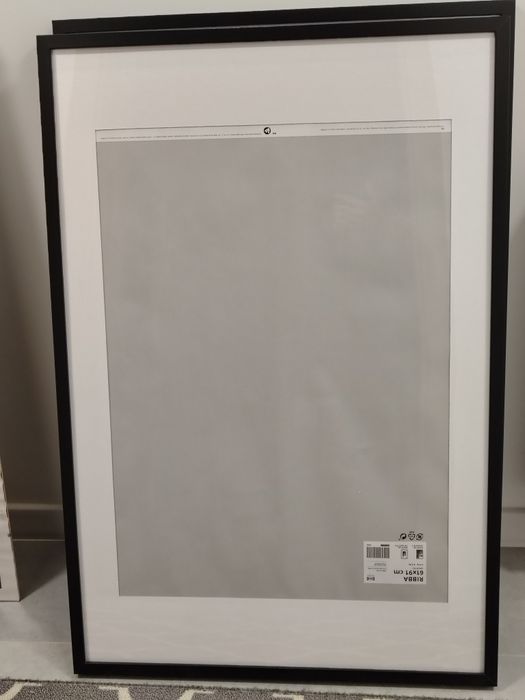 Cztery czarne ramki Ikea Ribba 61*91 cm