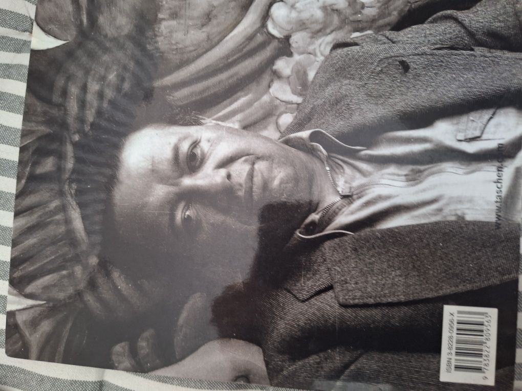Livro do pintor Diego Rivera