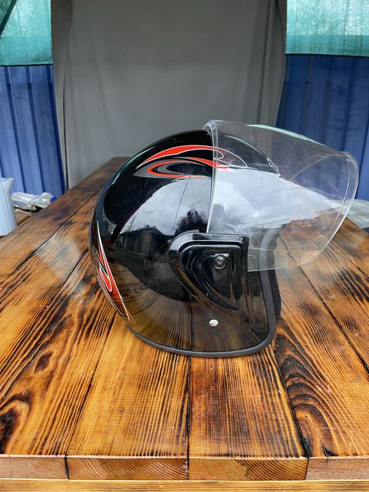 Продам шолом.