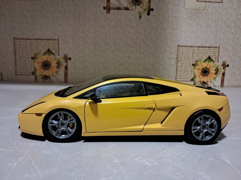 Масштабная модель 1/18 Lamborghini Gallardo Norev  авто