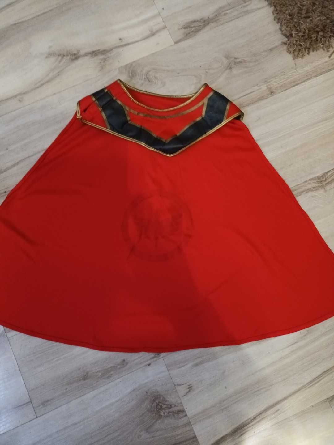 strój karnawałowy - czerwona pelerynka