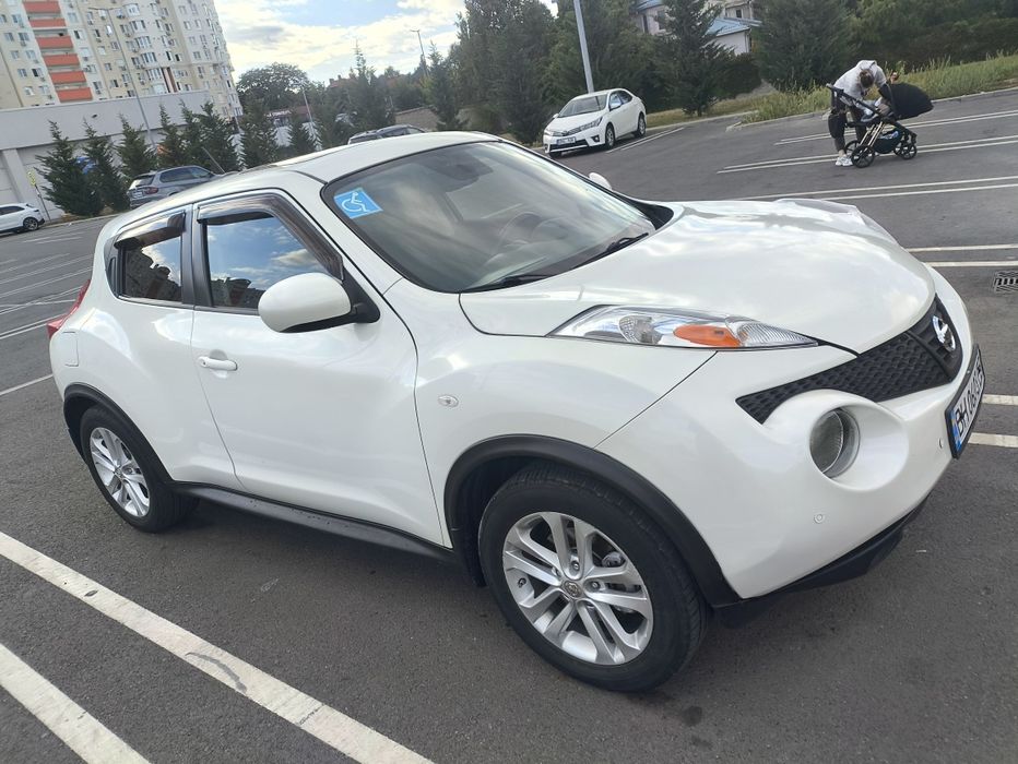 Продам Nissan Juke 1.6 turbo SV AWD 2011