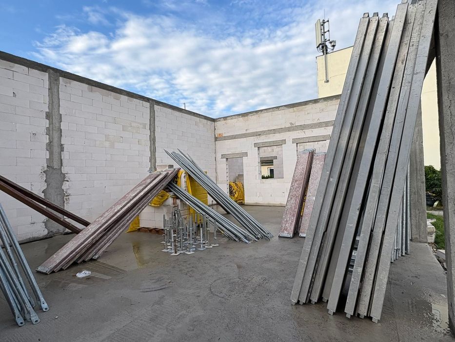 Używane rusztowanie elewacyjne fasadowe plettac dostępne ponad 8000m2