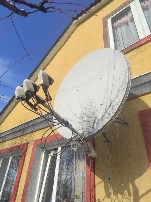 Супутнікова антена