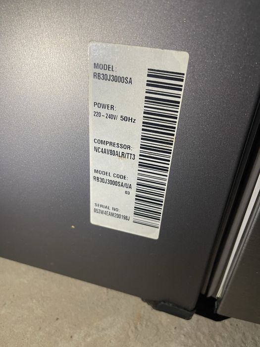 Холодильник з морозильною камерою Samsung RB33J3000SA