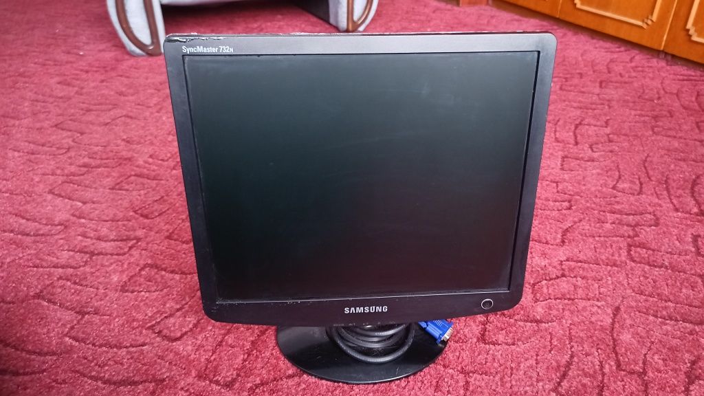 Монітор SAMSUNG SyncMaster 732n 17 дюймів
