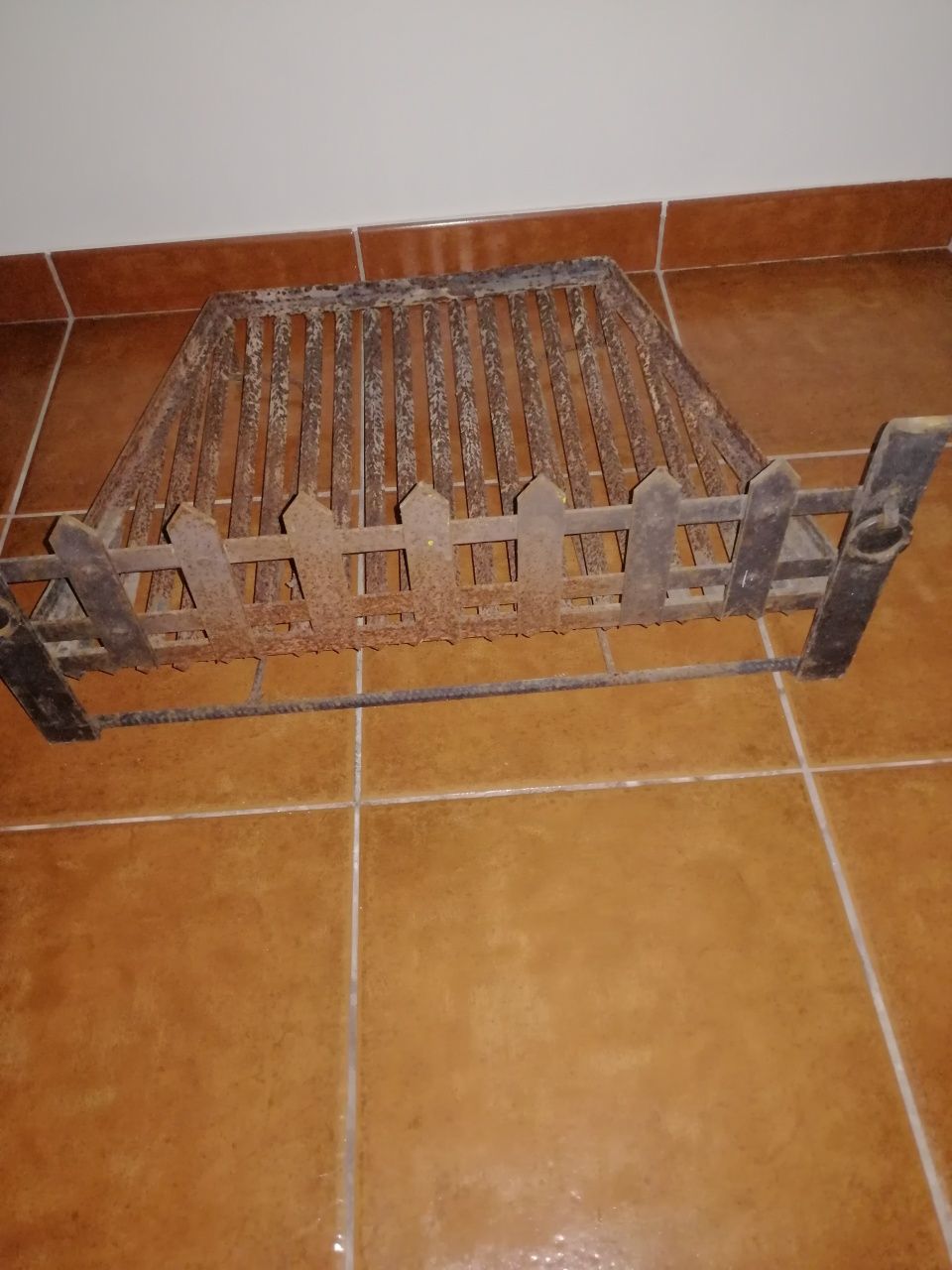Frente de lareira para queimar lenha para aquecimento humano