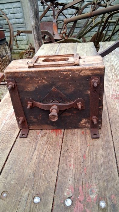 Młynek drewniany już Unikat z prl Do skansenu lub muzeum lub  jako ozd