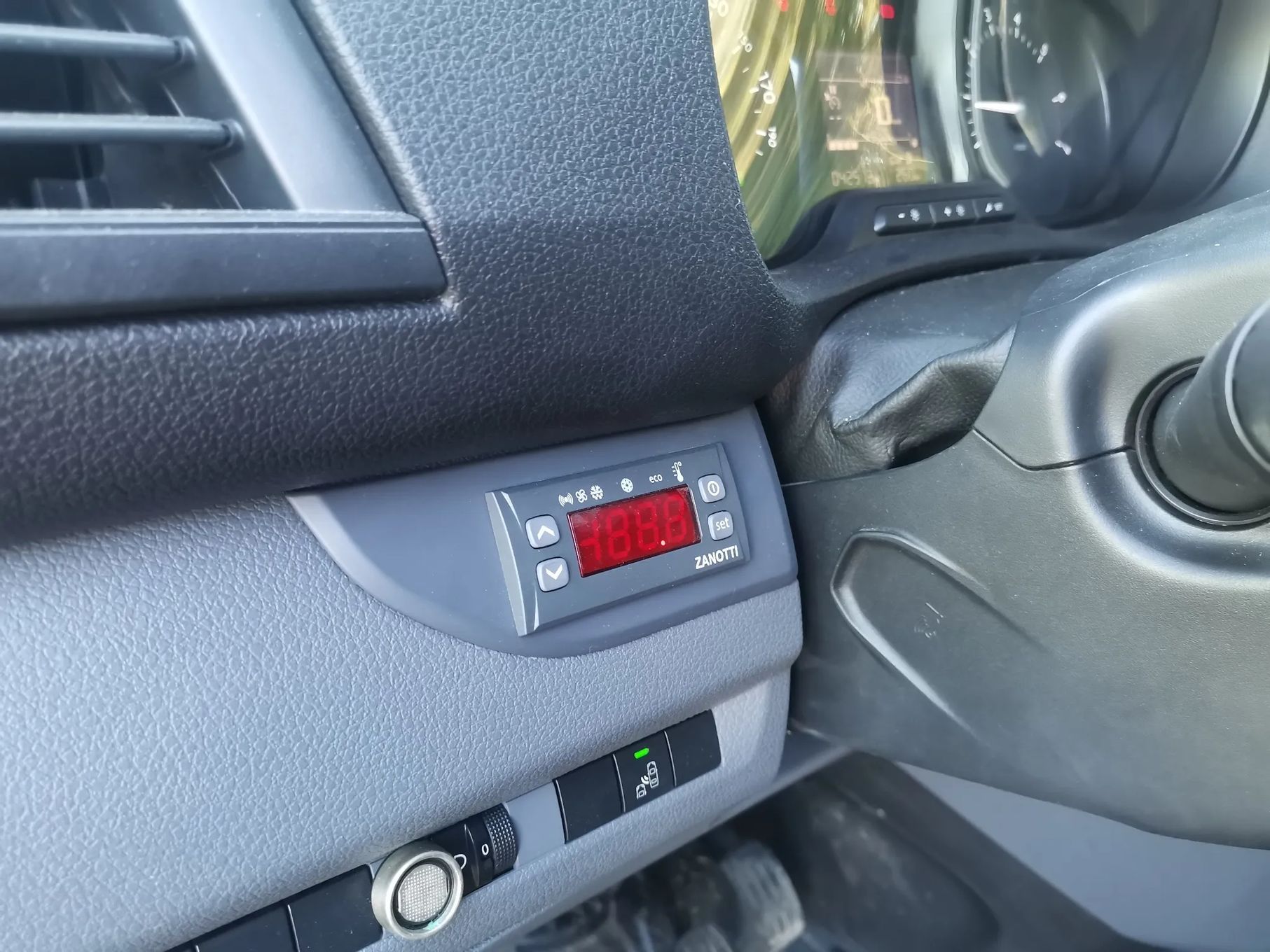 Peugeot Expert Jumpy Proace  Expert Chlodnia 43tyskm fvat jumpy izoterma