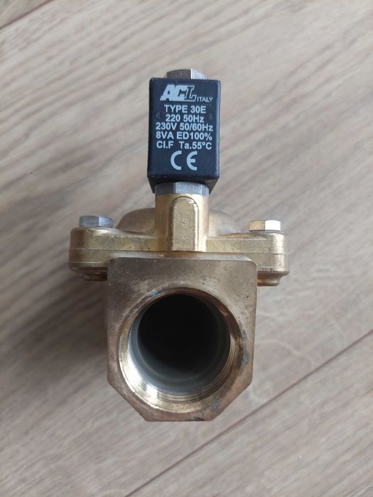 Zawór elektromagnetyczny mosiądz, gwint 1'' F22 M107M/C NC, 230AC
