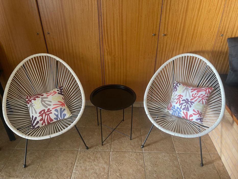 Conjunto 2 cadeiras e mesa exterior