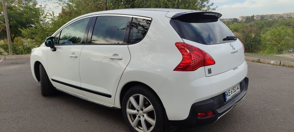 Продам автомобіль Peugeot 3008 Hybrid