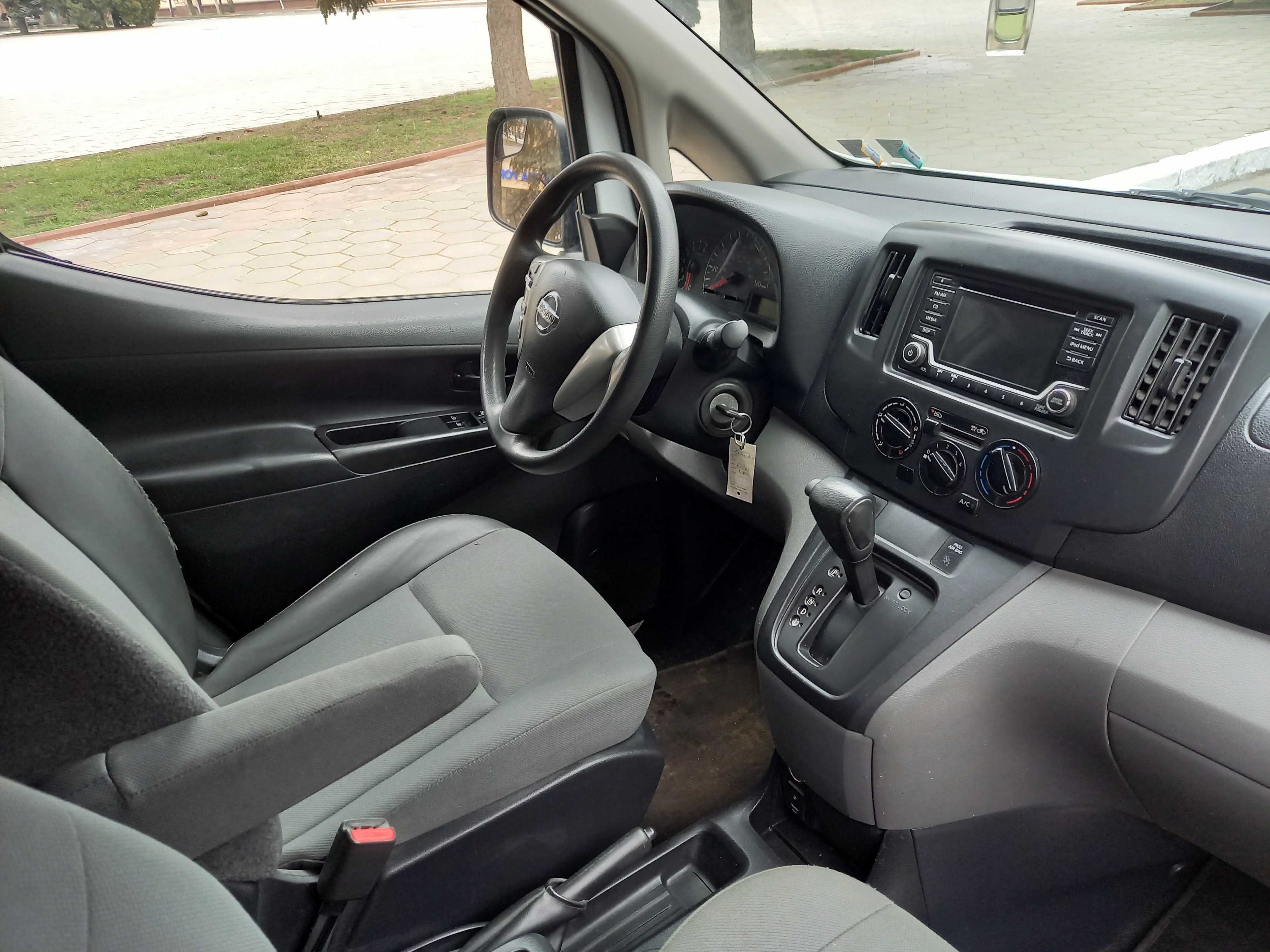 Микроавтобус грузовой Nissan NV200 2019