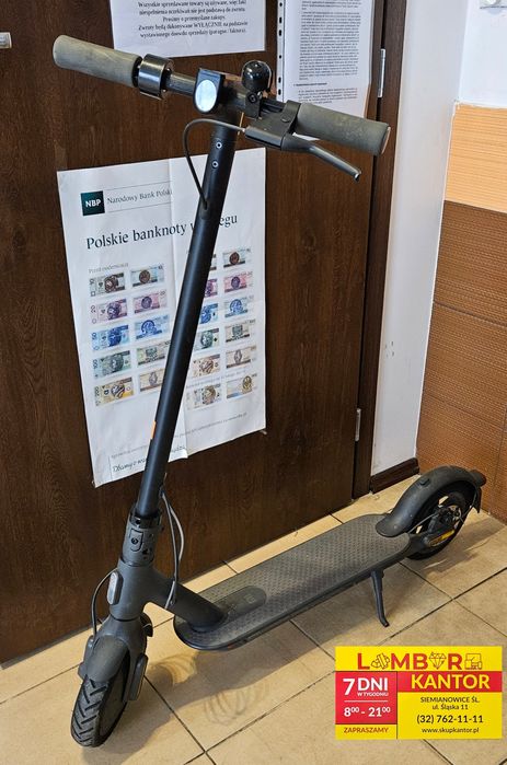 3721/25 Hulajnoga elektryczna Xiomi Mi Essential