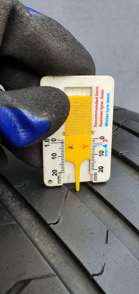 255/35/20 Pirelli