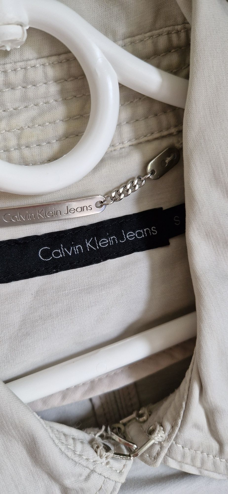 Płaszczyk trencz damski Calvin Klein Jeans rozmiar S